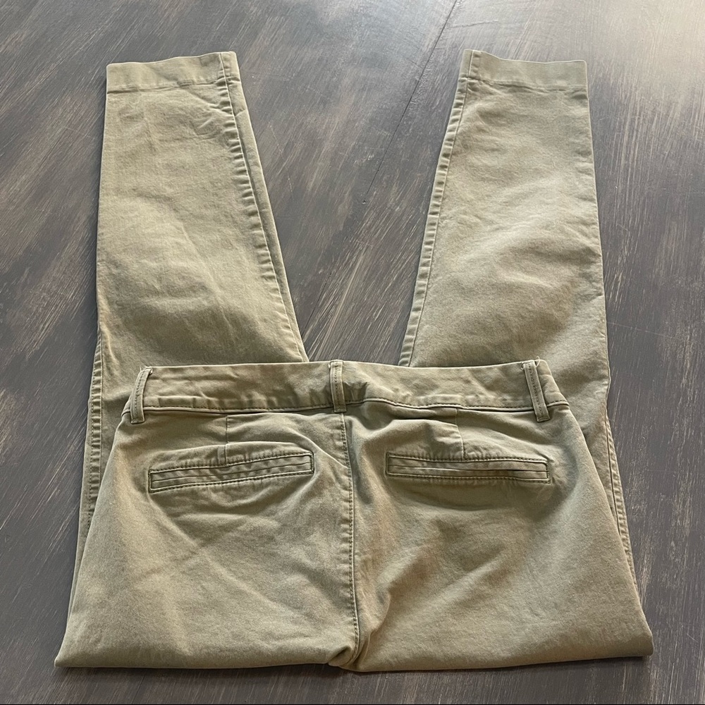 Old Navy Light Green Pixie Pants 2